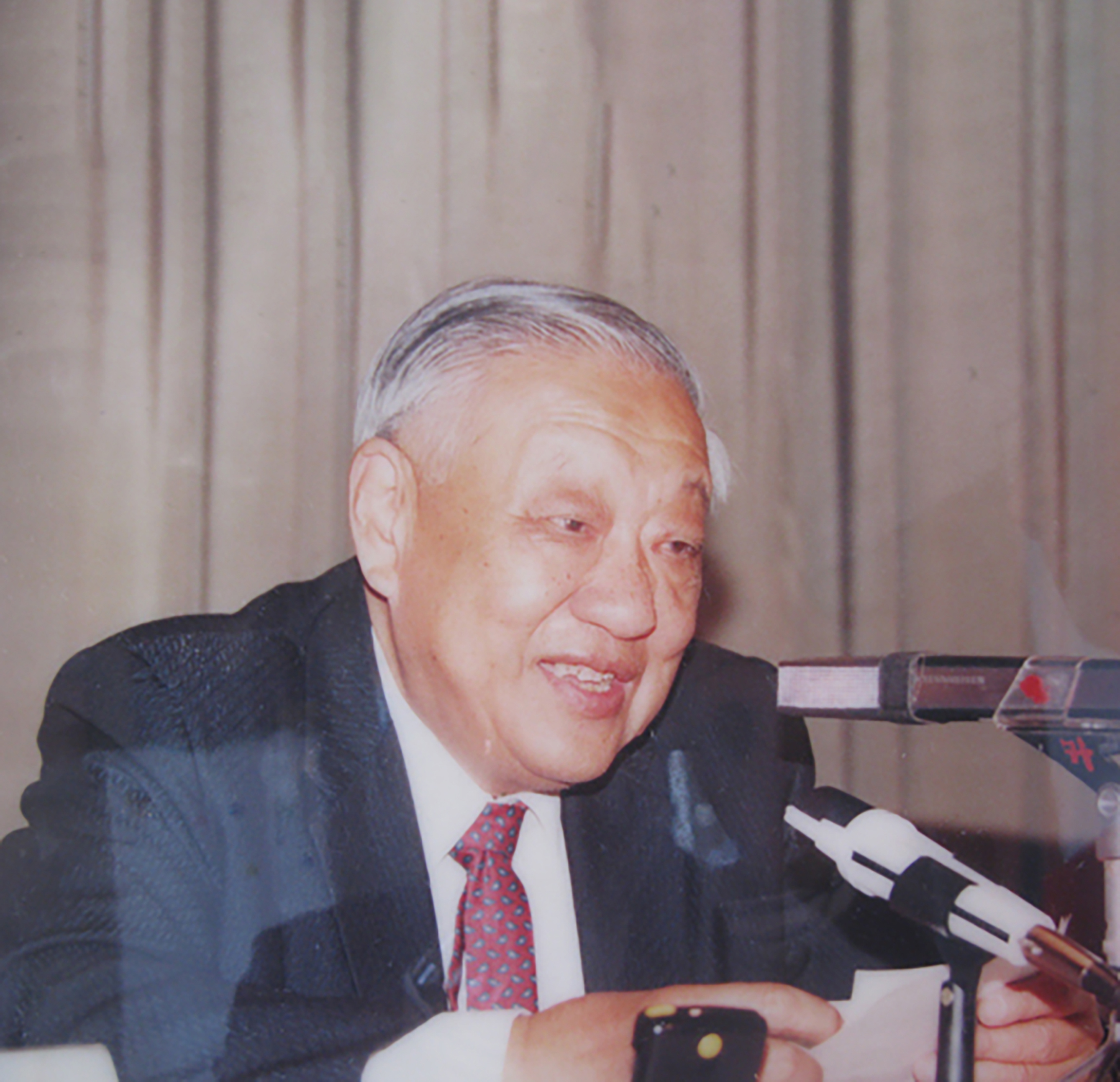 %E6%9B%BE%E5%9D%9A2 拷贝.jpg
